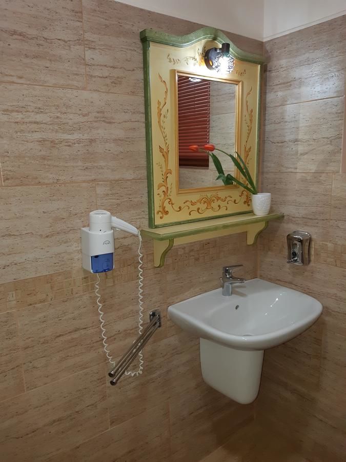 Отели типа «постель и завтрак» Pensiunea Normandia Тимишоара